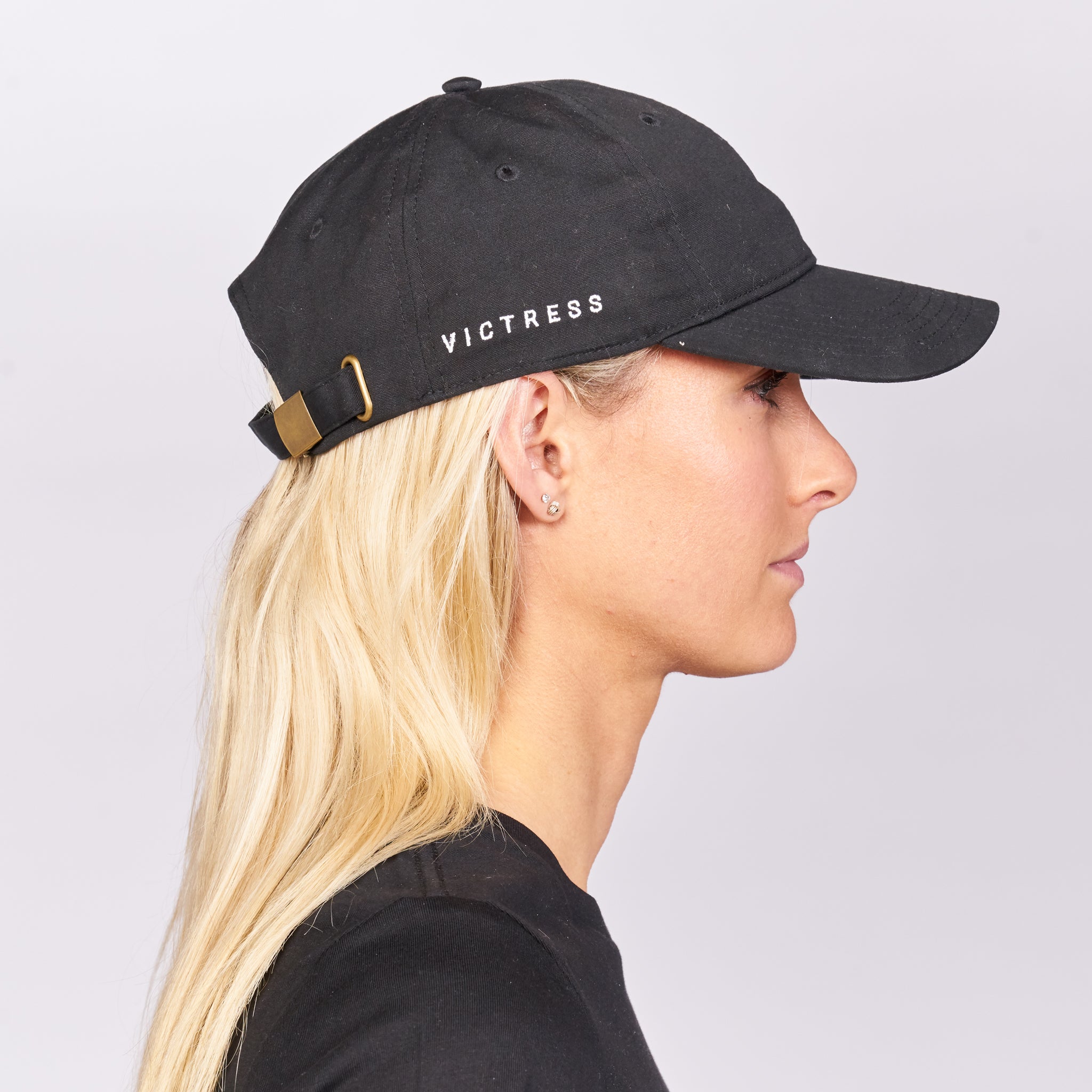 VICTRESS - ON THE RIGHT SIDE PREMIUM CAP- BLACK